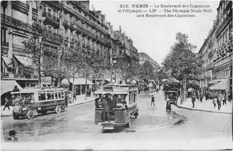 Carte postale ancienne du boulevard des Capucines et de l'Olympia à Paris, avec tramway et autobus